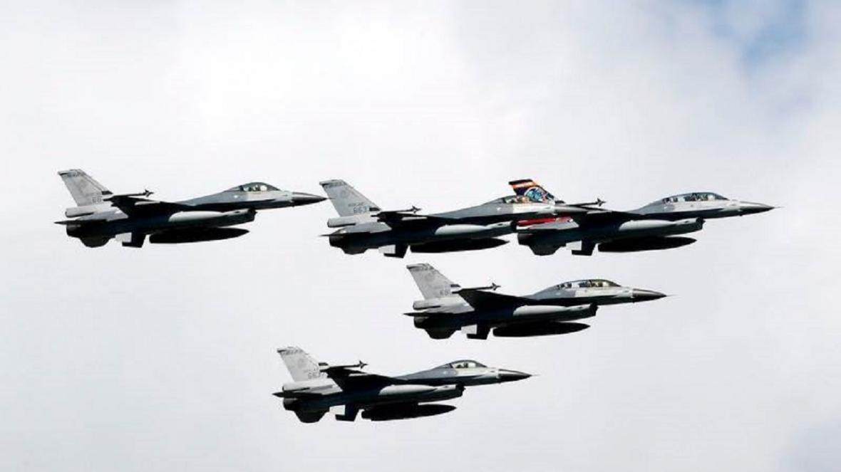 ورود جنگنده های چینی به حریم هوایی تایوان همزمان با سفر هیئت آمریکایی