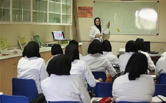 نفرات برتر آزمون های دوره 67 و 34 دانشنامه پزشکی معرفی شدند نفرات برتر آزمون های دوره 67 و 34 دانشنامه پزشکی معرفی شدند